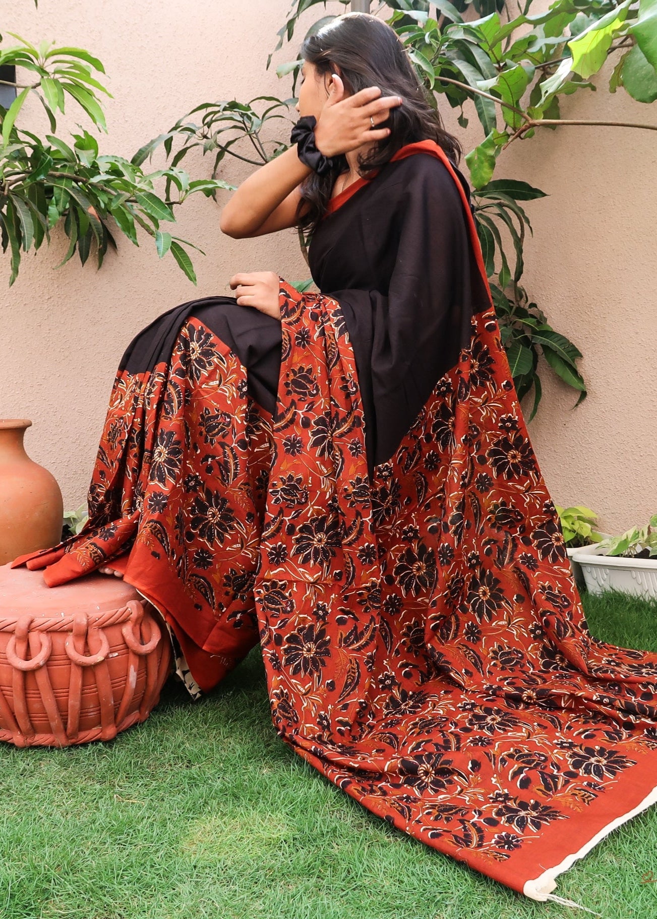 Dark Dahlia Saree